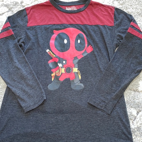 Marvel Deadpool Long Sleeve Dark Grey Size Small Graphic T-Shirt - Picture 1 of 4